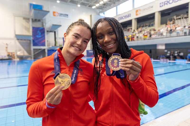 Amy Rollinson Desharne Bent-Ashmeil 3m Synchro GOLD European Games 2023 poolside pic