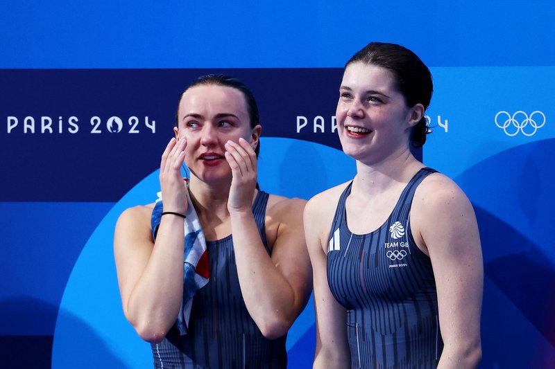 Andrea Spendolini-Sirieix and Lois Toulson Paris 2024 bronze reaction [Getty]