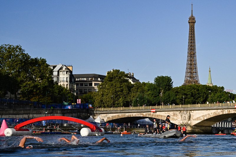 Eiffel Tower Marathon swimming [GettyImages]