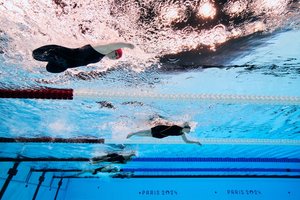 Ellie Challis S3 100m Free underwater shot