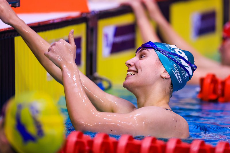 Freya Colbert 400m IM celebration BSC 2022