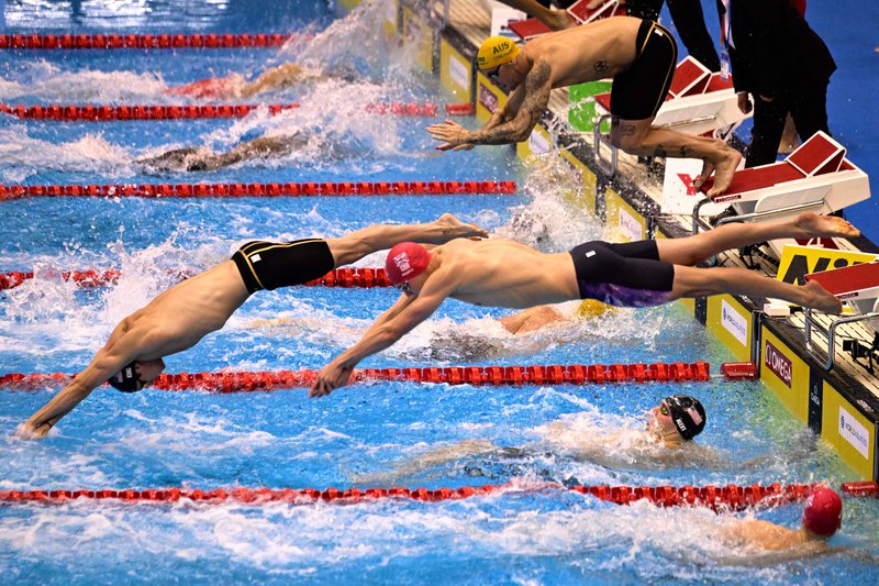 Duncan Scott dive Mixed 4x100m Free Fukuoka [Getty]