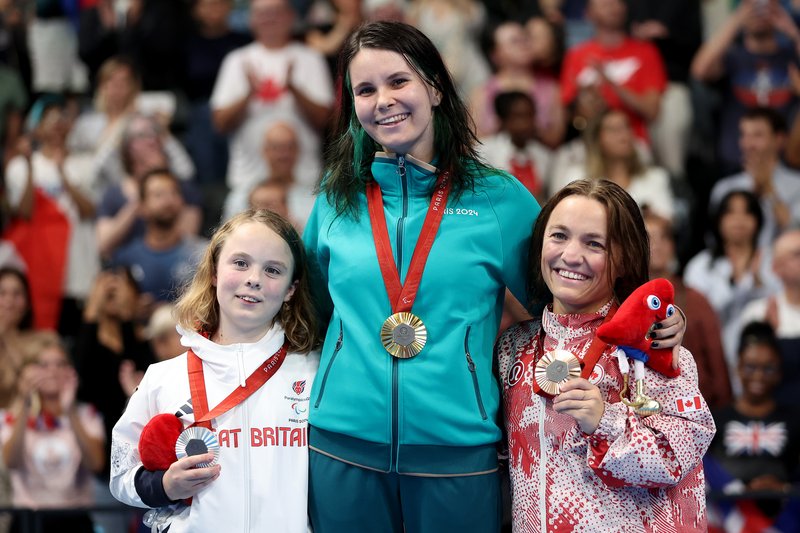 Iona Winnifrith podium shot SB7 100m Breaststroke Paris 2024