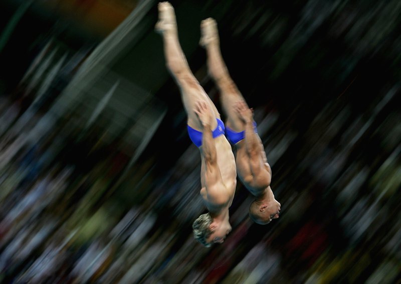Leon Taylor Pete Waterfield Athens dive [GettyImagesShaunBotterill].jpg