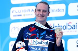 Luke Greenbank 200m Back BRONZE Rome 2022.JPG