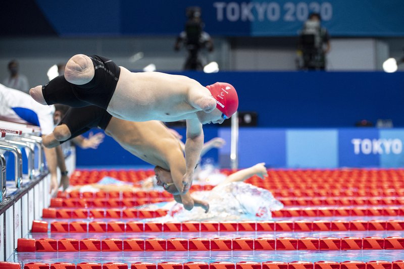 Lyndon Longhorne dives in Tokyo 2020 [Getty]