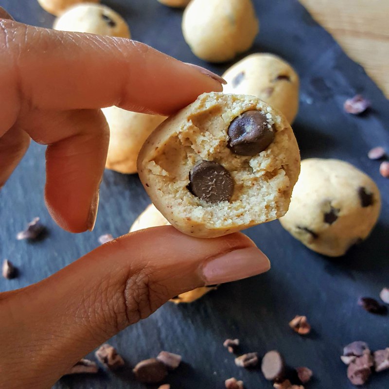 Fuel My Friday Choc-Chip Cookie Dough Balls