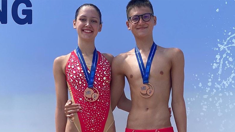 Ranjuo Tomblin and Beatrice Crass  junior bronze 2022 [Swim England]