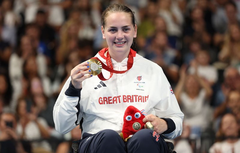 Tully Kearney GOLD podium shot S5 100m Freestyle Paris 2024